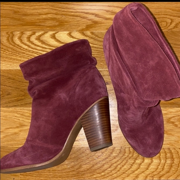 🍁🍂FALL MUST HAVE🍁🍂Burgundy Maroon Suede Booties. Sz. 10M - Picture 1 of 5